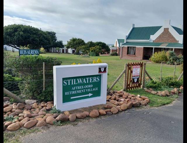 2 BEDROOM TOWNHOUSE FOR SALE IN STILBAAI-WES